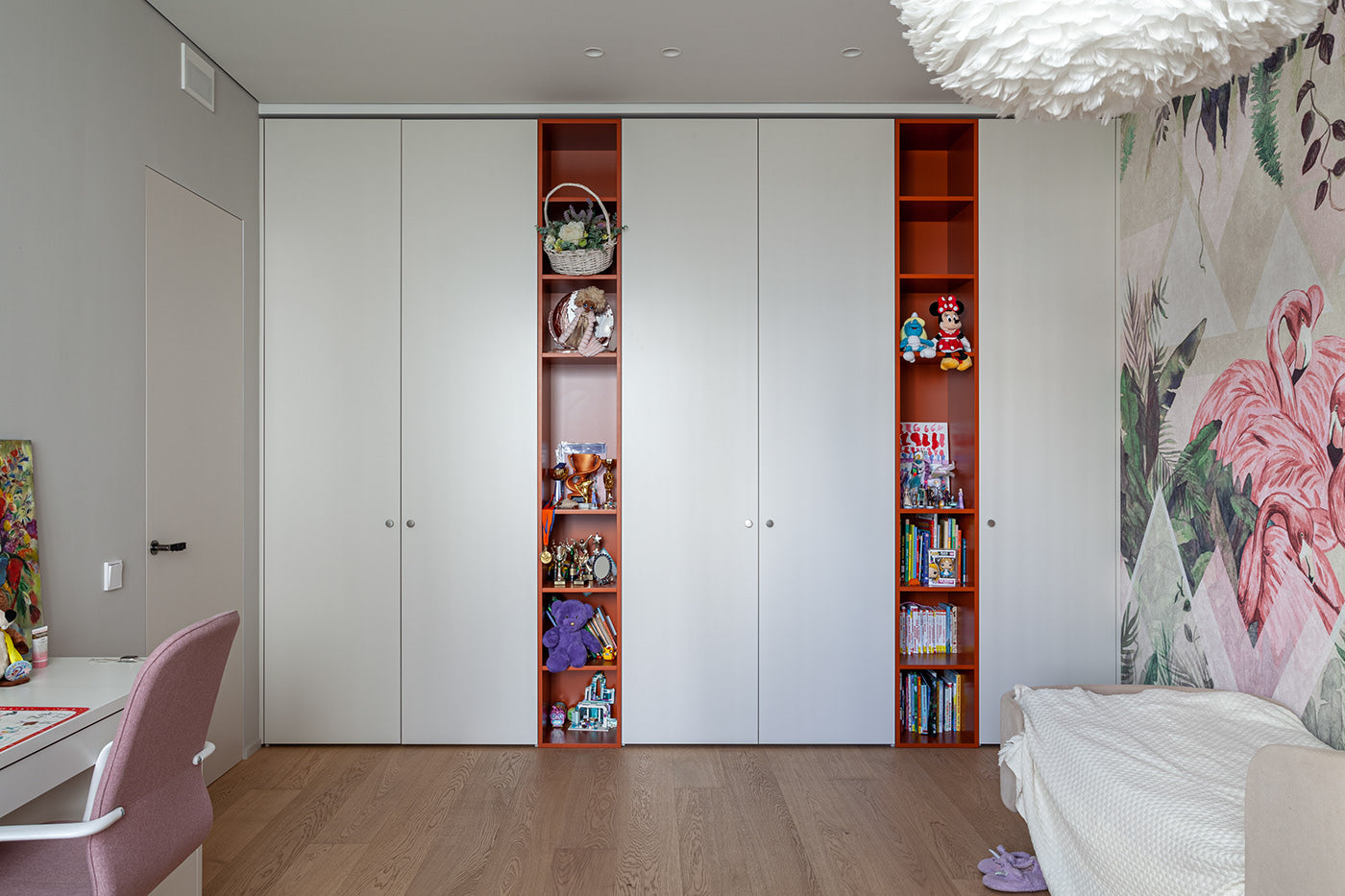Custom Wardrobe Tailored Storage Solution for Bedrooms Walk In Closets?