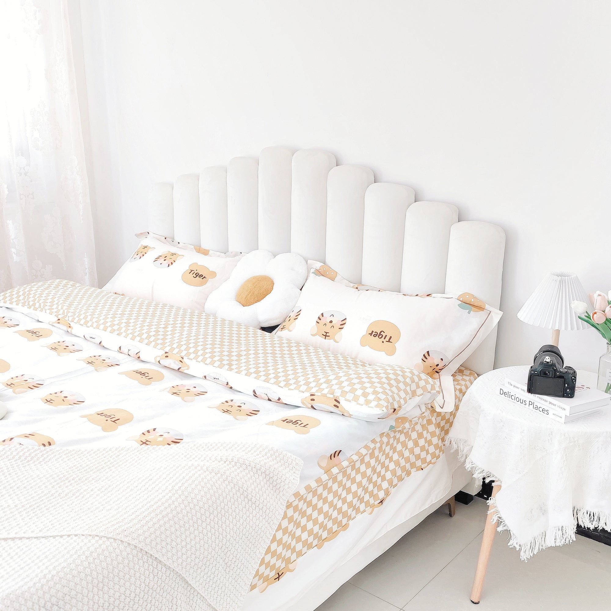 Bed Frame Velvet Fabric Platform Bed Thick Padded Headboard Premium Wooden Frame Bedroom