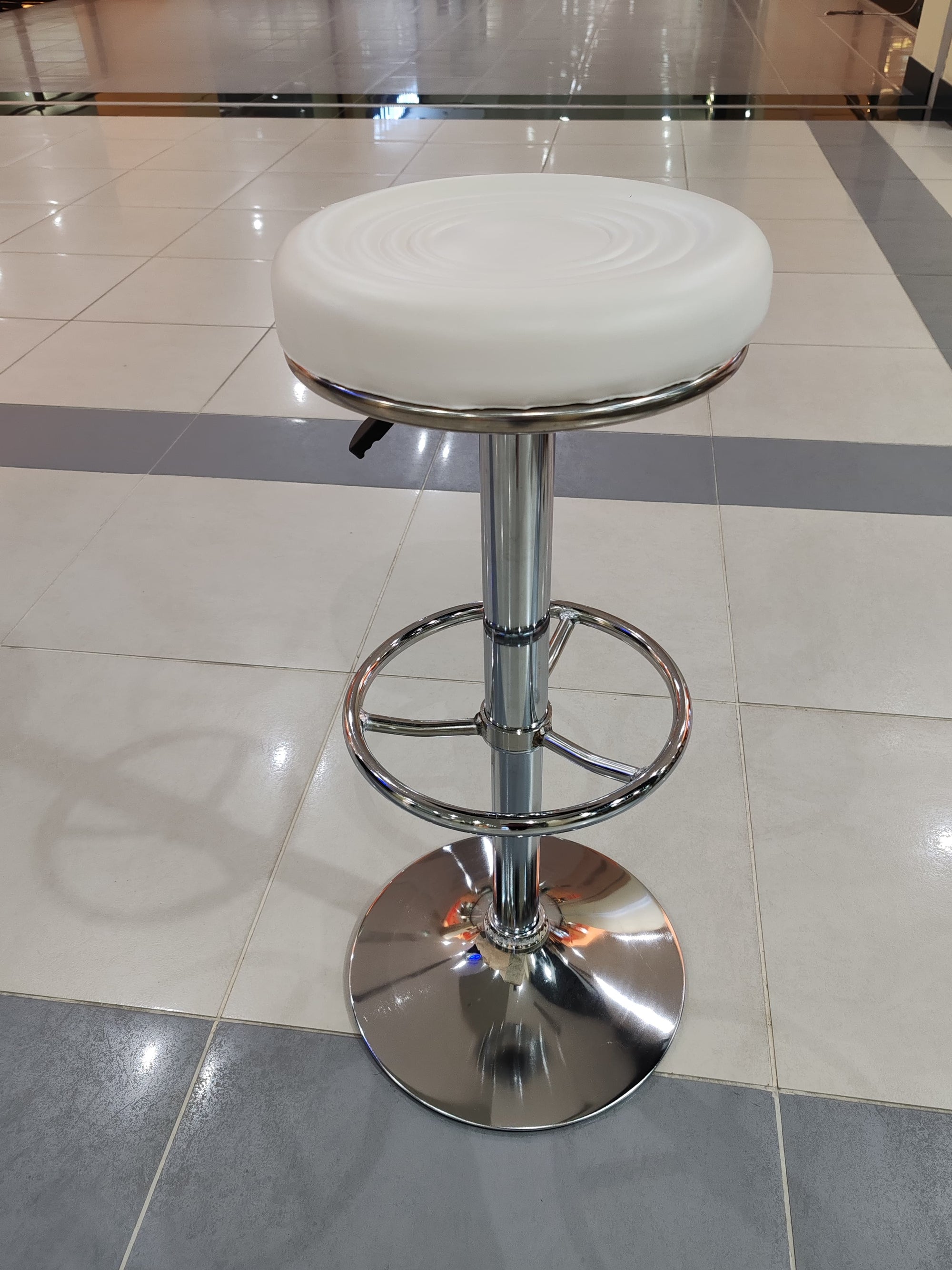 Adjustable Height Swivel Bar Stool Rotation, Stylish & Versatile Seating