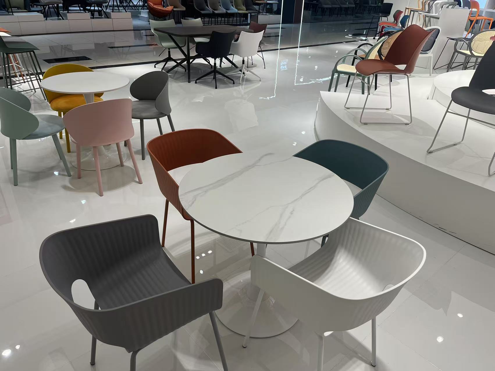Dining Chairs Plastic Seat Restaurant Chair