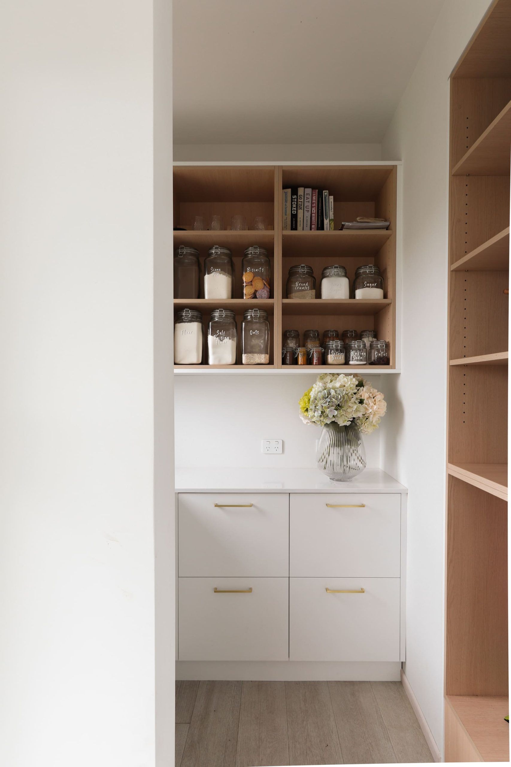 storage-room-cabinet-54
